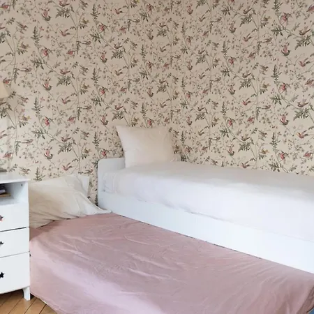 Apartment Spacious Peaceful And Bright