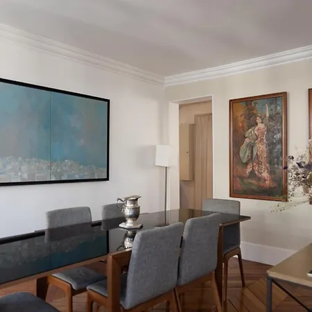 Apartment Spacious Peaceful And Bright