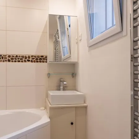 Spacious Peaceful And Bright Apartment *